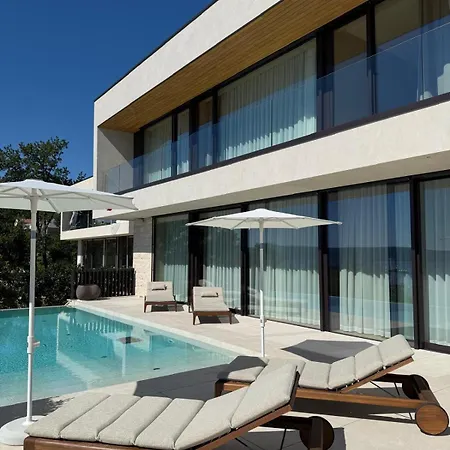 Luxury Ella
